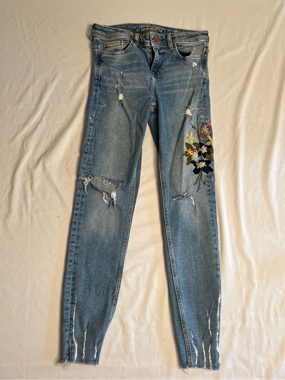 Zara Light Blue Distressed Ankle Jeans with Floral Patch